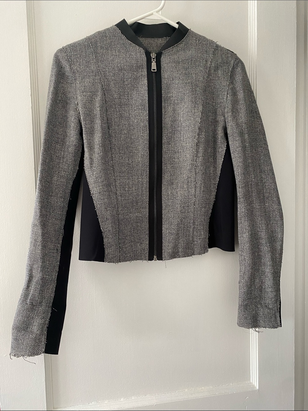 Elie Tahari Gray and Black Zip-Front Cropped Blazer